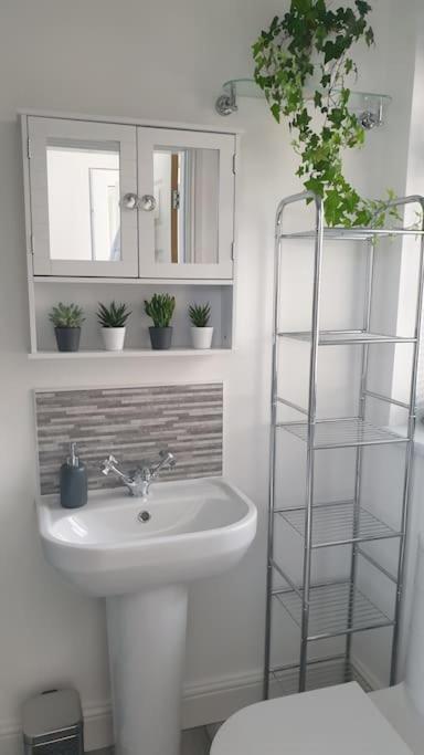Near Liverpool Double Bedroom Hideaway Wirral Dış mekan fotoğraf