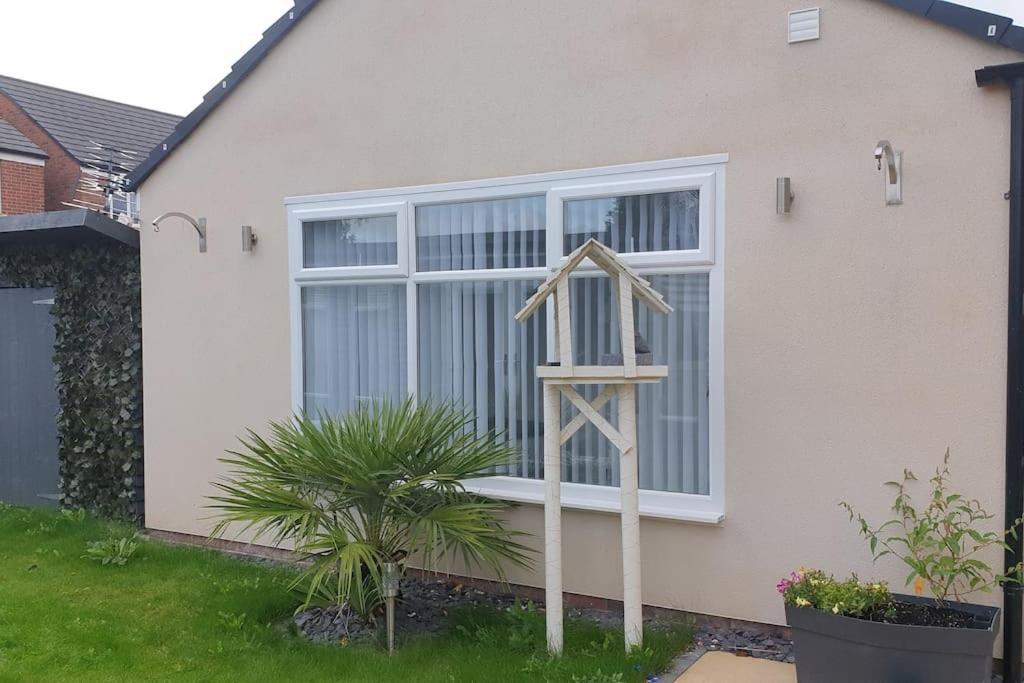Near Liverpool Double Bedroom Hideaway Wirral Dış mekan fotoğraf
