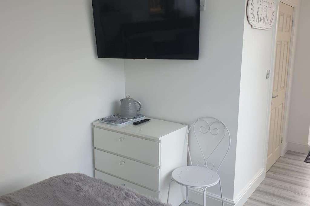 Near Liverpool Double Bedroom Hideaway Wirral Dış mekan fotoğraf